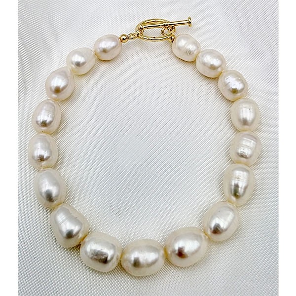 Baroque pearl bracelet- toggle clasp